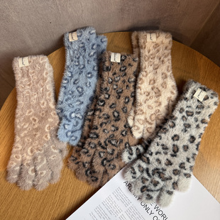 豹纹毛绒手套女冬季 加绒加厚保暖防寒学生骑行可触屏五指分指手套