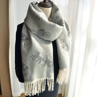 围巾女秋冬季高级感复古马车图案流苏披肩保暖加厚时尚百搭围脖
