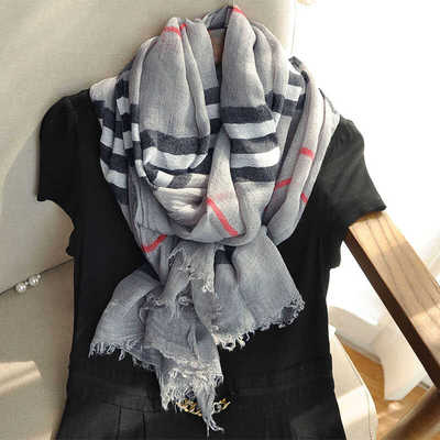 高级感灰色格子围巾女2025新款