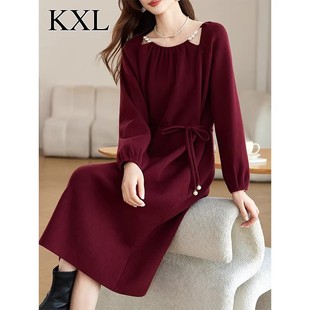 秋冬新款 高级感气质超好看酒红色针织连衣裙女宽松显瘦漂亮毛衣裙