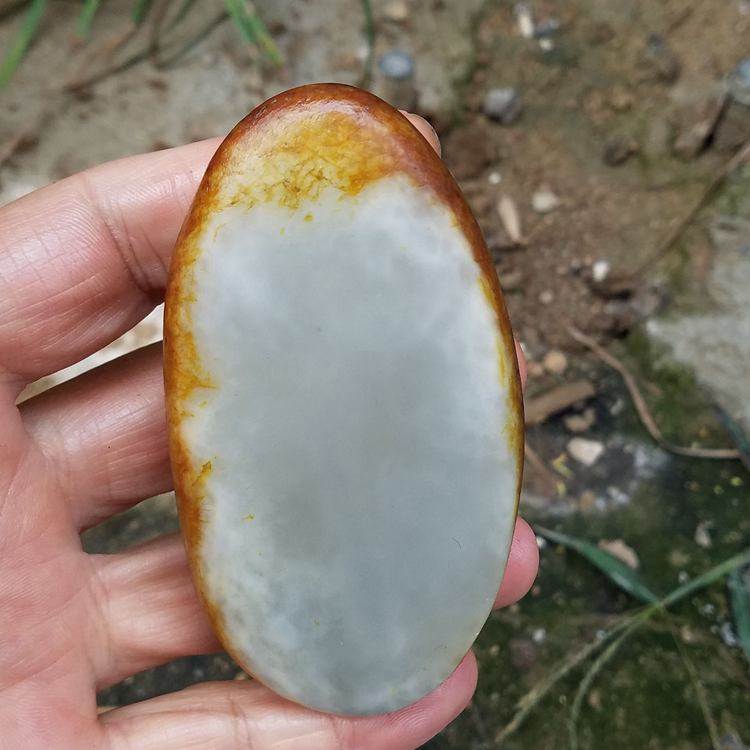 烟青和田玉原石毛料真皮籽料青花手把件重227克97*51*25MM可打孔