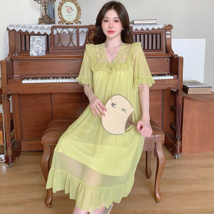 带胸垫睡裙女夏清新黄绿色蕾丝V领睡衣长裙网纱宽松可外穿家居服