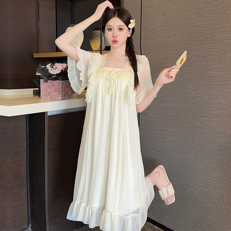 短袖睡裙女夏季带胸垫奶黄色方领蕾丝飞袖睡衣长裙网纱宽松家居服