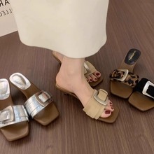 法式高级感皮带扣一字拖鞋女夏外穿3cm小高跟不累脚猫跟凉拖鞋子