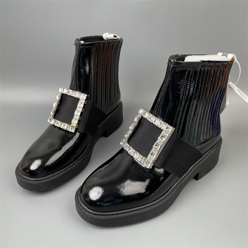 头层牛皮英伦风水钻方扣漆皮短靴