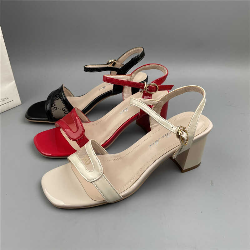 品牌尾单一字带法式粗跟凉鞋时尚