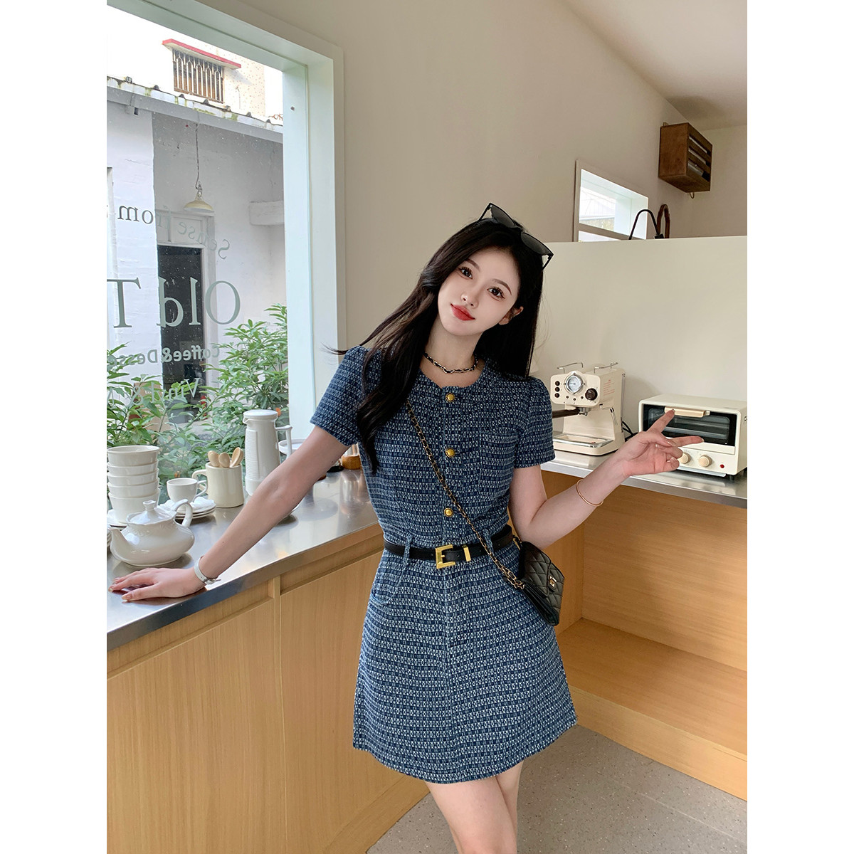 实拍大码女装炸街时尚港风牛仔连衣裙胖MM藏肉显瘦连衣裙女