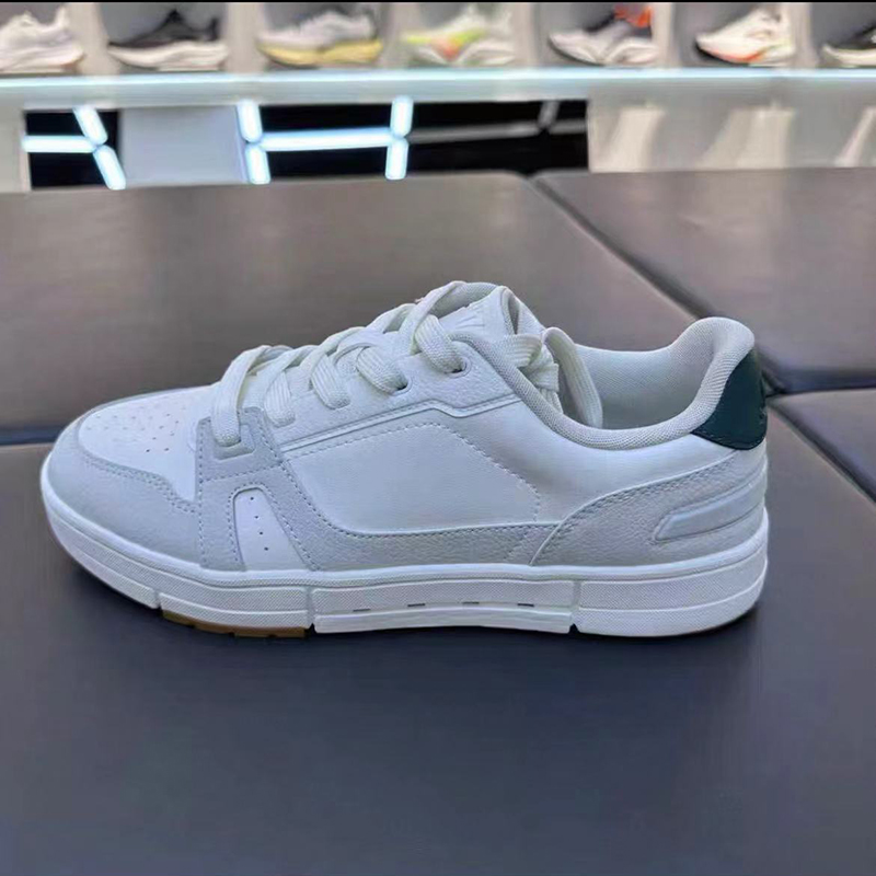 安踏呼吸防滑耐磨百搭男鞋板鞋