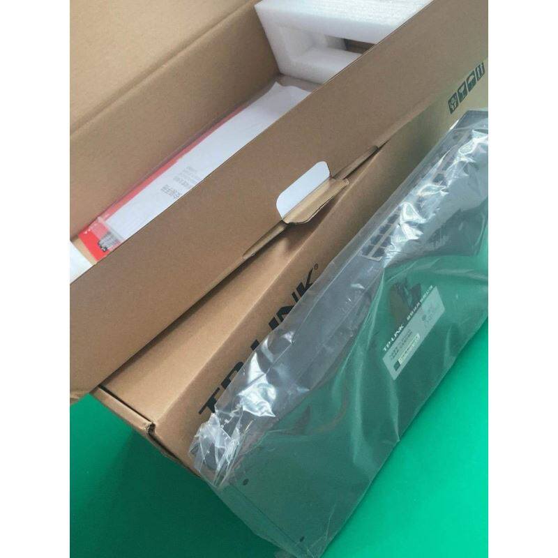 TP LINK百兆网管交换机型号TL-SF1024S，实