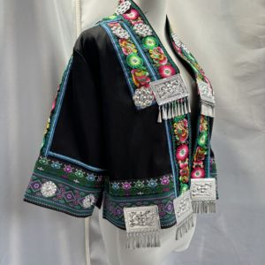 苗族服装女新款刺绣短款上衣少数民族风舞台演出服旅拍写真