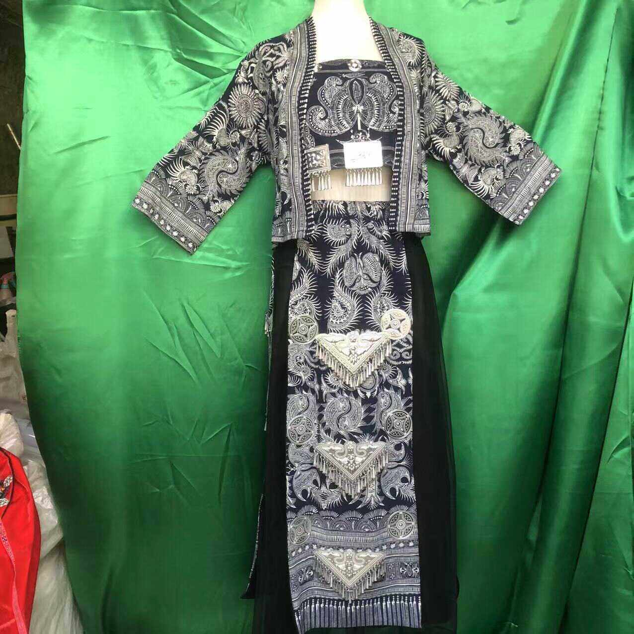 广西少数民族服装成人女装壮族苗彝哈尼傣藏族舞蹈表演出旅拍服饰