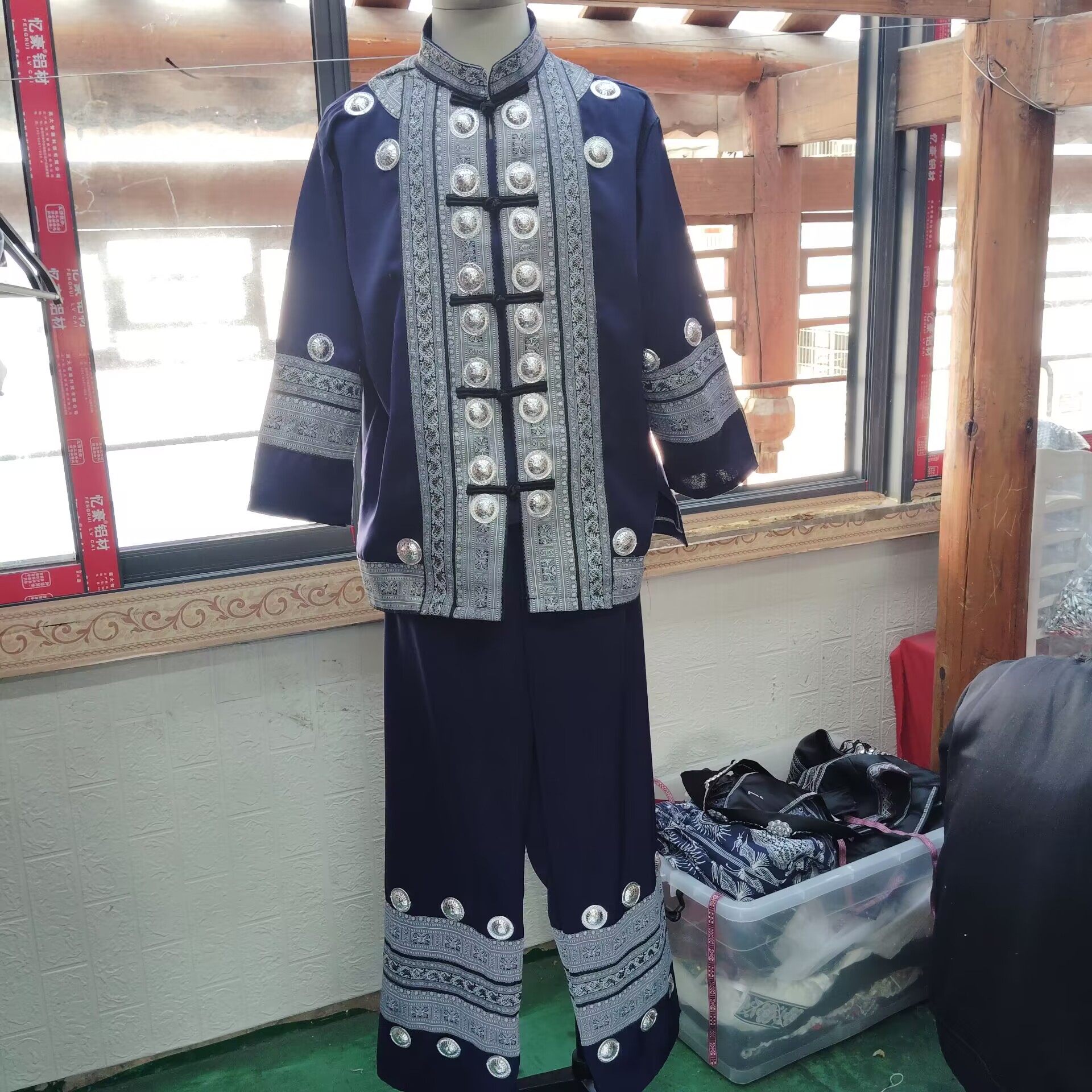 男装苗族藏青蓝服装一整套民族风情侣装旅拍服饰宽松舞蹈演出服