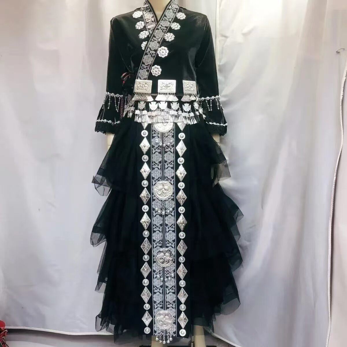 苗疆少女服装婚服土家族少数民族风黑色服饰影楼拍照摄影旅拍