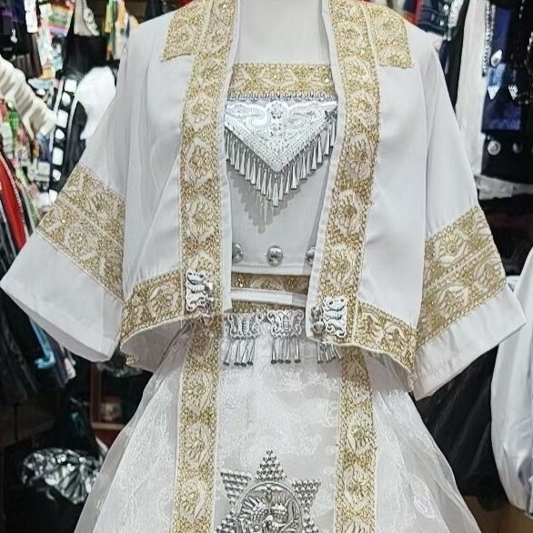 新款服装苗疆少女简约外套民族旅拍清新白色土家族上衣苗寨摄影