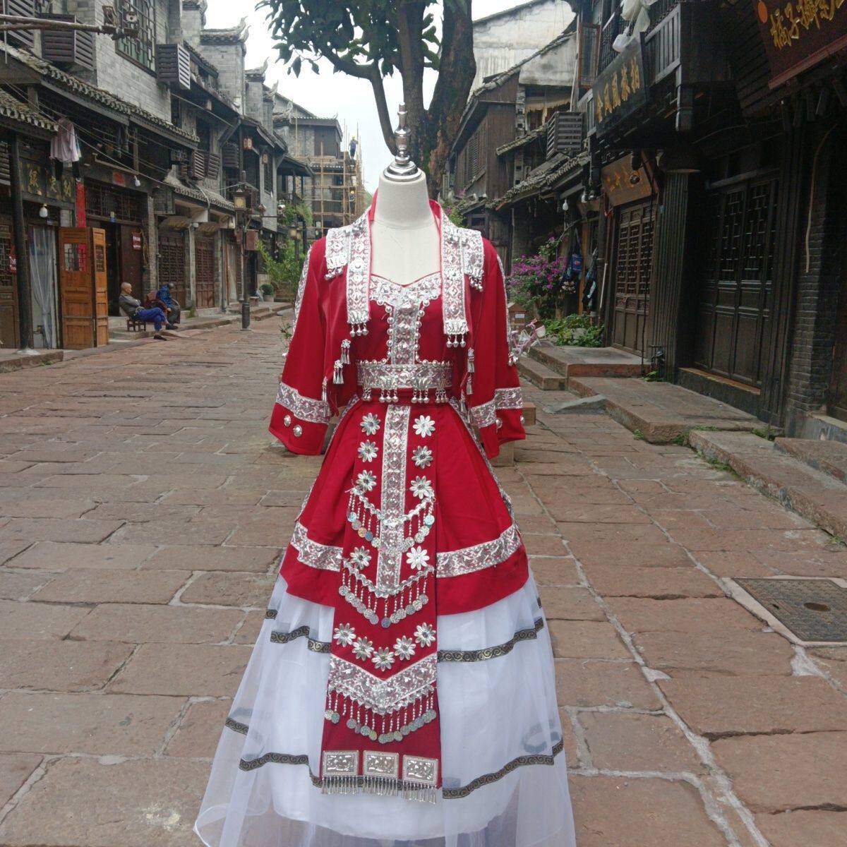 新款苗疆少女少数民族服装套装旅拍摄影服饰写真红色上衣套装
