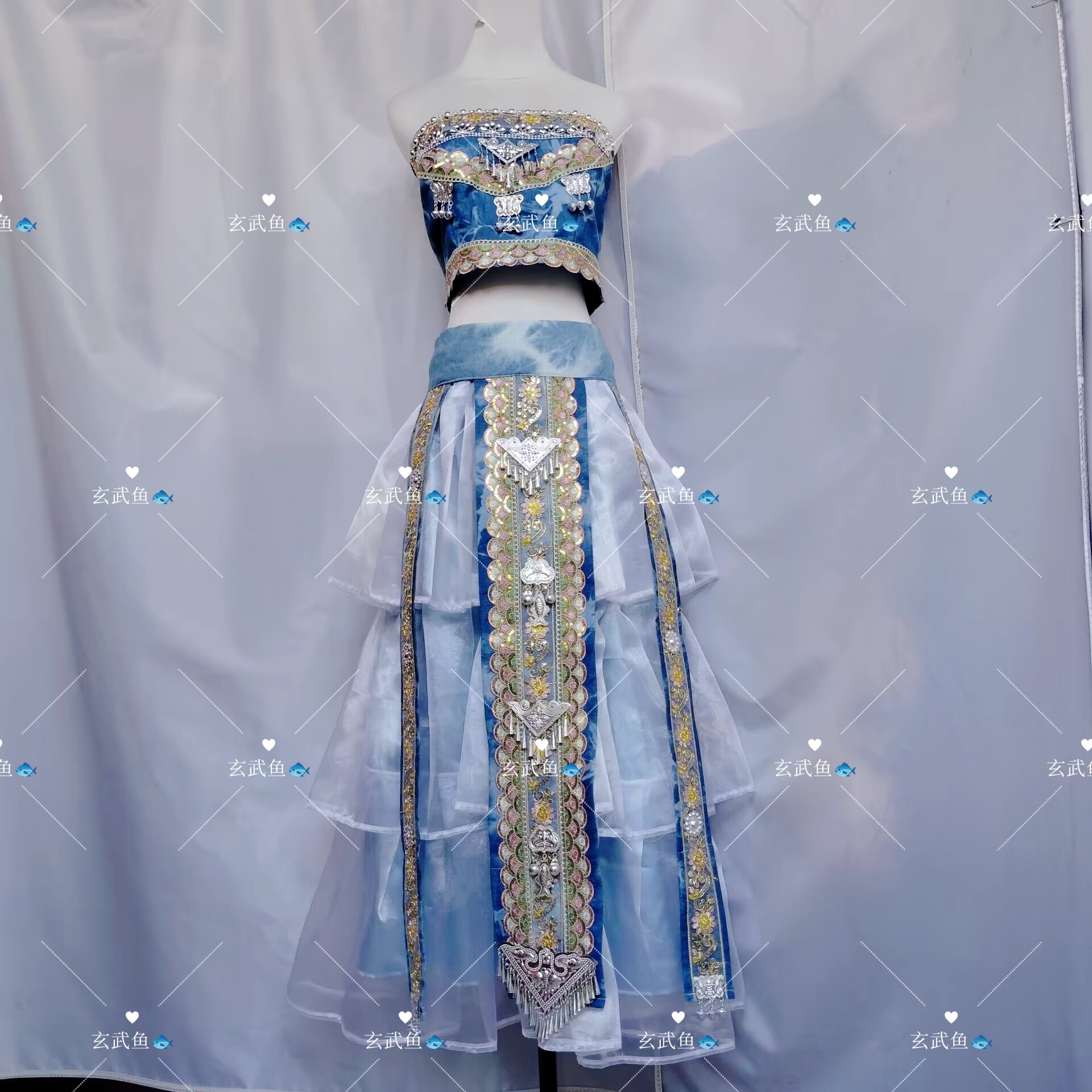新款2024苗疆复古少女白色少数民族套装苗族贵州旅拍服装舞台表演