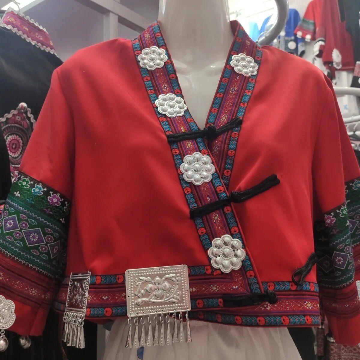 成人苗族服装哈尼族女士上衣新款旅拍摄影休闲民族服饰舞蹈外套