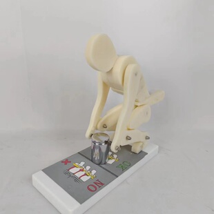 人体举重模拟模型弯腰下蹲拿重物操作演示腰部健康护理健身抬举