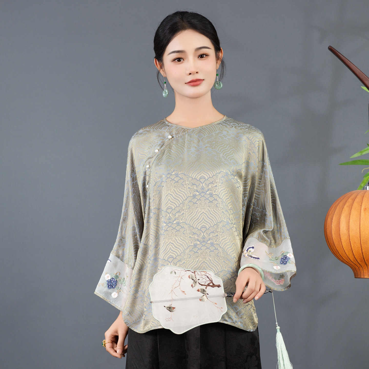 华族经典改良唐装女桑蚕丝刺绣宽松新中式国风斜襟旗袍上衣250437