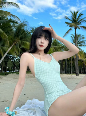 日系可爱少女感小清新甜美绿色格子小胸聚拢纯欲风温泉连体泳衣女