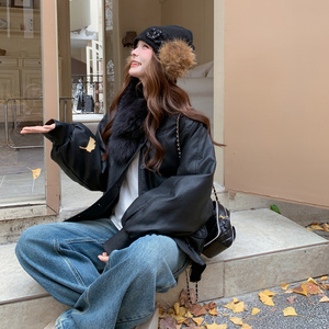 黑色复古毛领围巾皮衣羽绒服女冬超火好看高级小众保暖加厚短外套图片