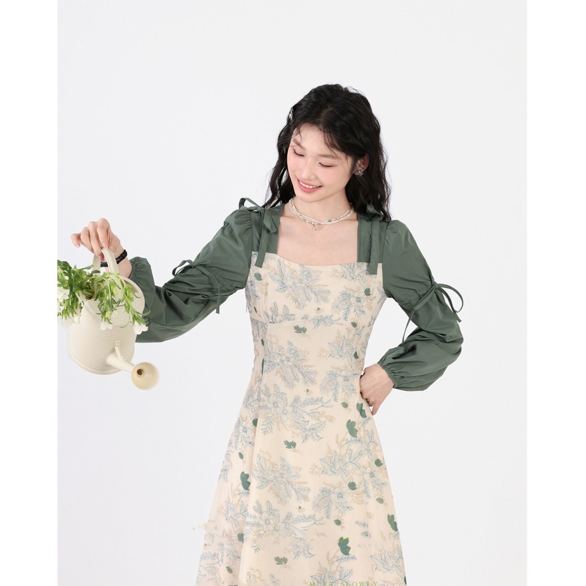 设计感法式绿色碎花长袖连衣裙女秋冬2025新款小个子早初春季长裙