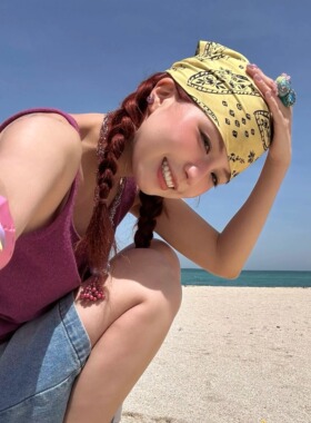 定制款明媚大女主印花多功能方巾