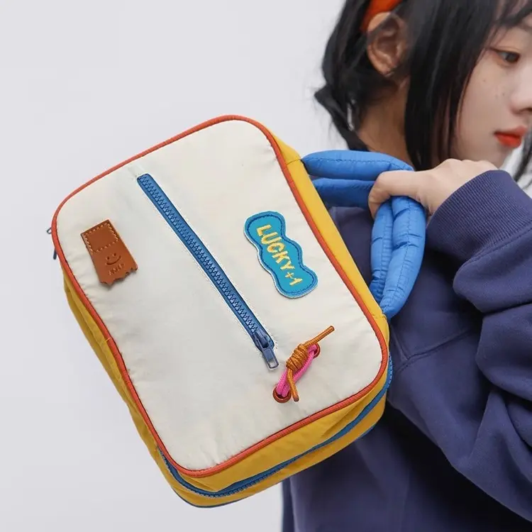 可爱化妆包女超大容量多功能2025新款分区便携式外出旅行收纳包