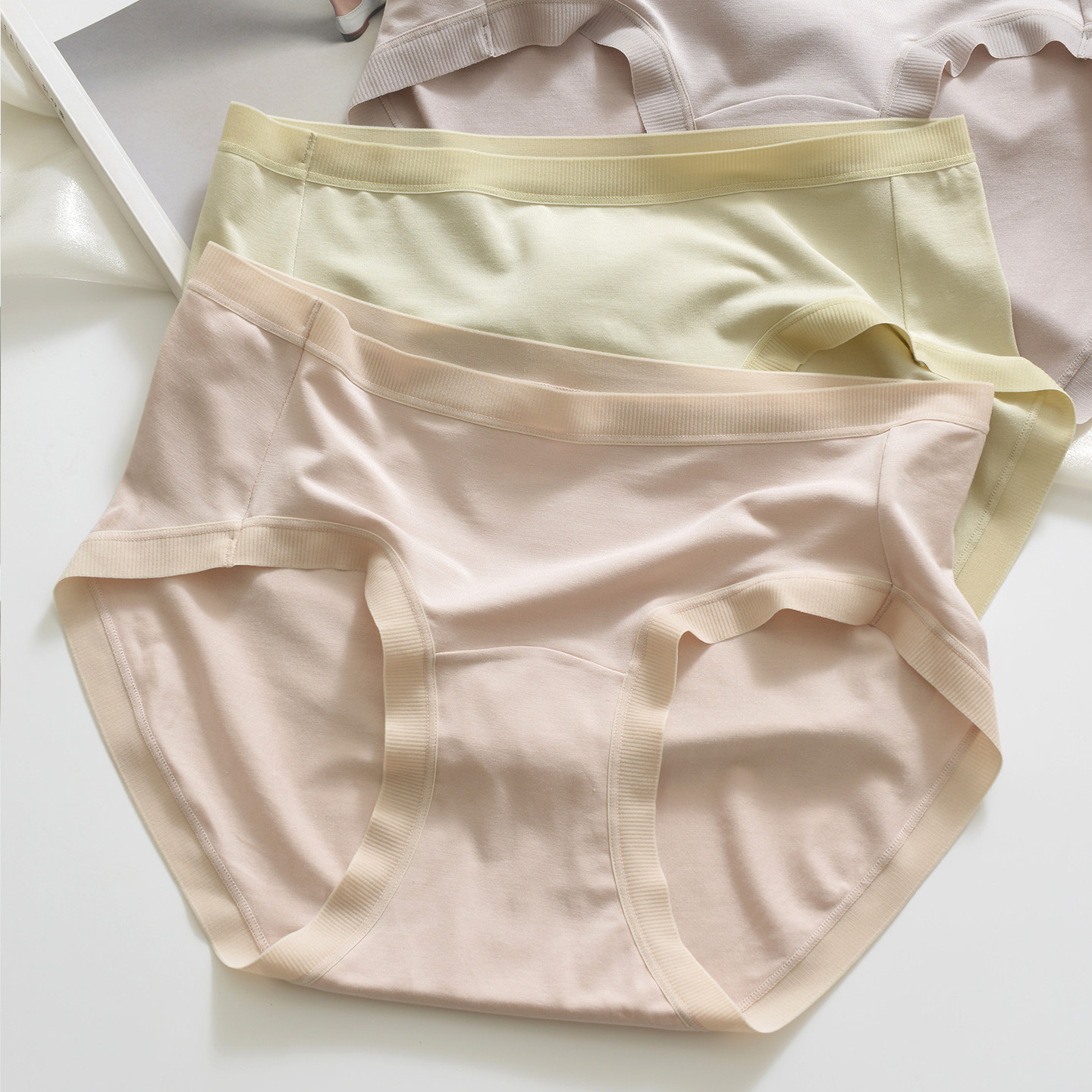 秋季新款纯色简约柔软莫代尔无痕内裤女纯棉全棉加长裆少女三角裤