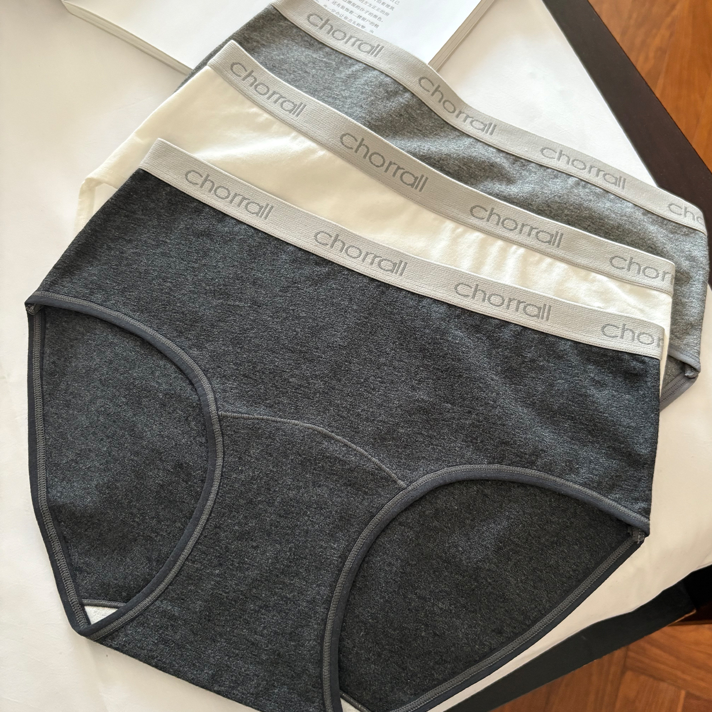 纯棉极简风时尚黑白灰女内裤