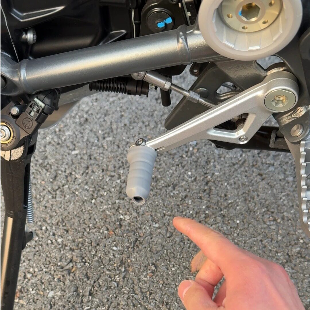 摩托车挡杆套挂挡套挂换挡防赃鞋硅胶自缩机车骑行装备机车保护套