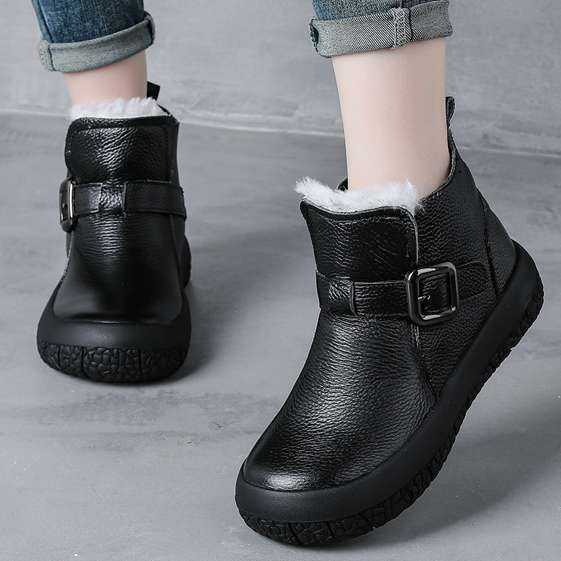 冬季保暖雪地靴真皮软底防滑妈妈