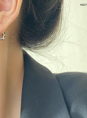 欧比亚比独特设计锆石螺丝耳圈女