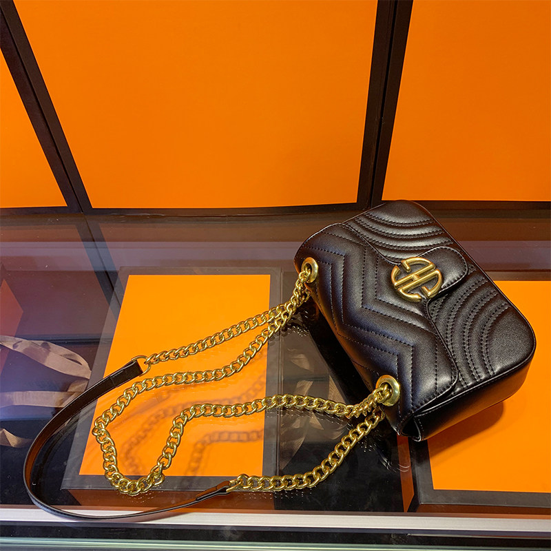 代購小ck洋氣限定高級感真皮女包包2019年新款大牌愛心菱格鏈條包在類目 箱包皮具/熱銷女包/男包, 胸包中 - 來自Buy2taobao.com提供專業的淘寶代購服務