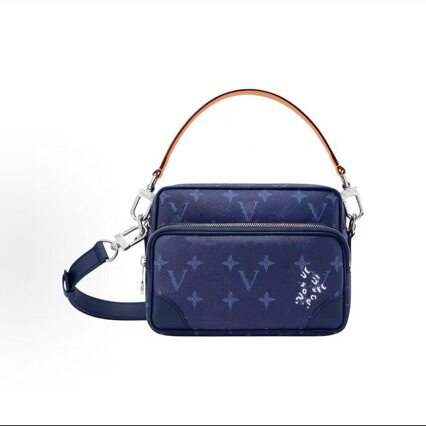 日本ぜいた跨境26新款男士单肩包 NI 帆布涂层 老花满印花斜挎手