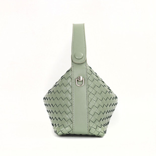 日本ぜいた新款小众设计高级感纯手工羊皮编织女包日本女式单肩包