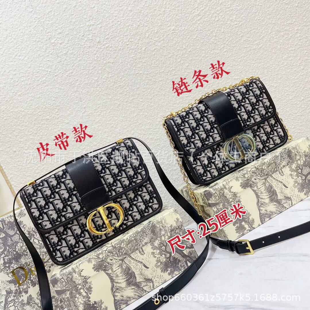 日本ぜいた包包真皮女包2026新款潮高级感帆布蒙田包单肩斜挎链条