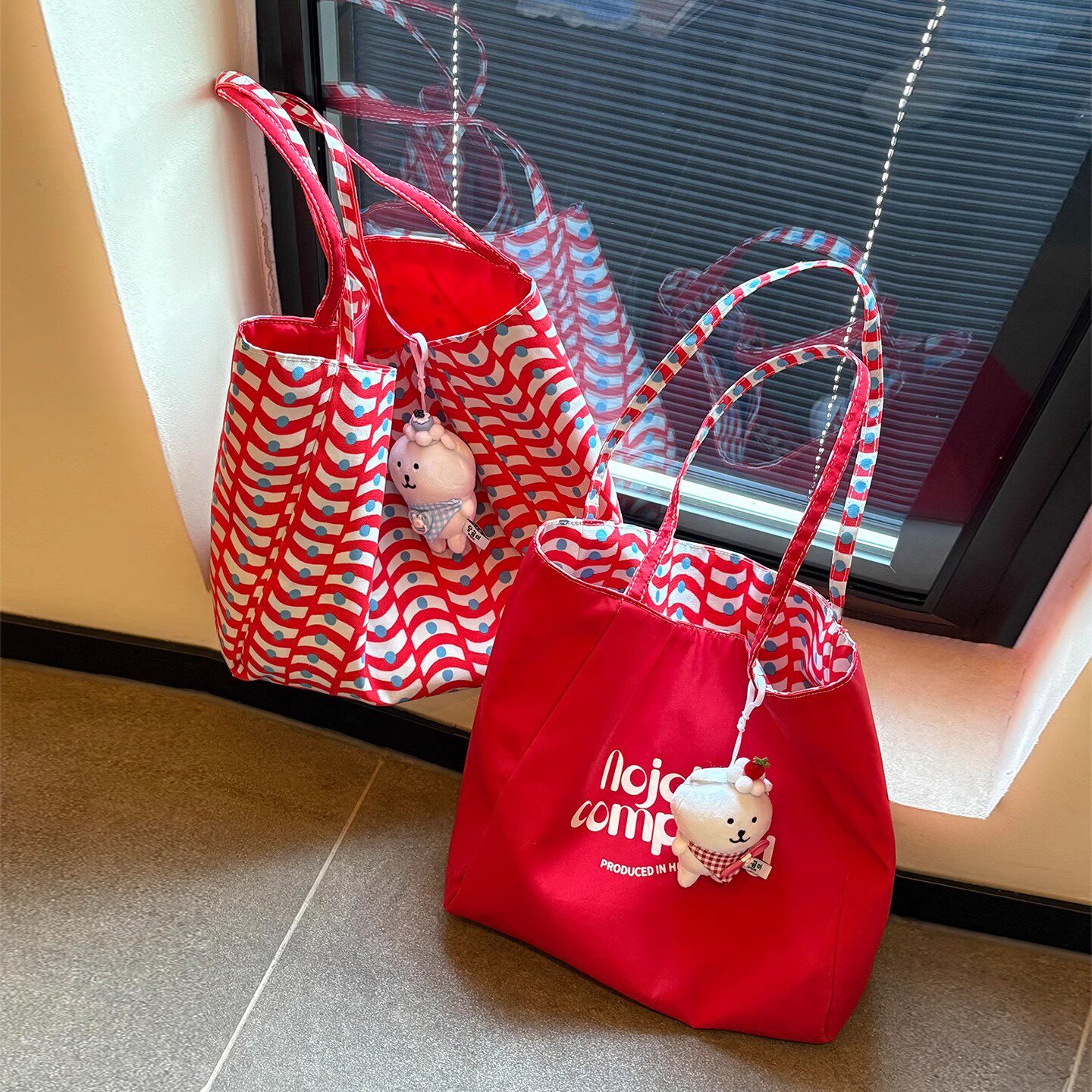 日本ぜいた红色休闲格纹帆布包包女大容量字母单肩托特包双面背通