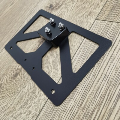 倾斜贴合复古造型铝合金牌照架