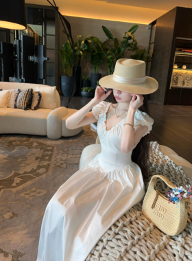 JAMAIS VU【月光白茶】清纯初恋裙 日常仙 v领收腰 质感连衣裙夏