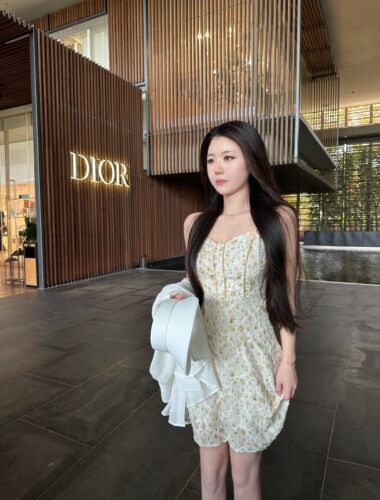纯欲吊带连衣裙浮雕3D碎花初恋
