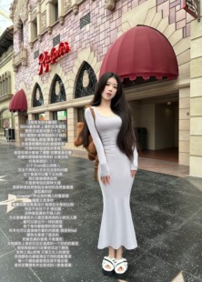 显身材skims很自然 身高友好卡戴珊 鱼尾秋冬连衣裙 JAMAIS