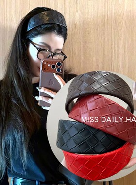 BV巴黎时尚头箍编织格纹仿羊皮发箍秋冬欧美款精致百搭女网红头饰
