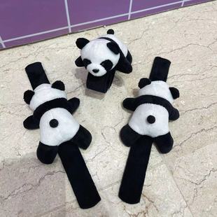 小熊猫公仔包包挂件ins趴趴熊猫饰品立体胸针书包挂件针织包装饰