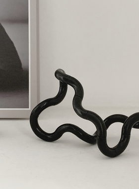 秘密卡车ins摆件莫比乌斯环 抽象塑料几何曲线弯曲民宿不规则装饰