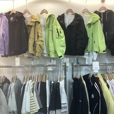 户外风连帽宽松春秋冲锋夹克