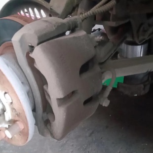 金旅中巴考斯特斯柯达前刹车分泵前制动分泵前刹车卡钳正品配件