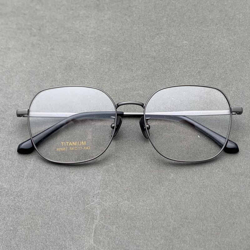 8.6克重简约方圆框型纯钛眼镜框男生经典百搭哑枪色磨砂可配度数