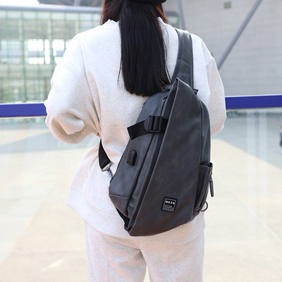 小众皮质潮牌机车设计感男包