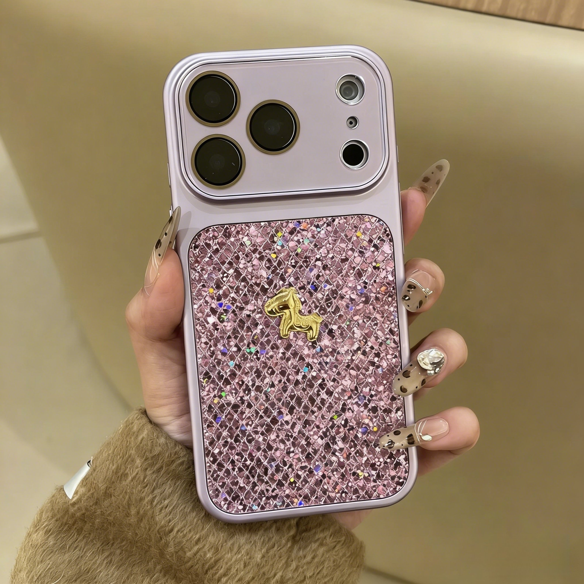 宝石闪钻适用苹果17promax手机壳新款立体金色小马iPhone16pro镜头全包防摔保护套15/14超漂亮的轻奢女生外壳